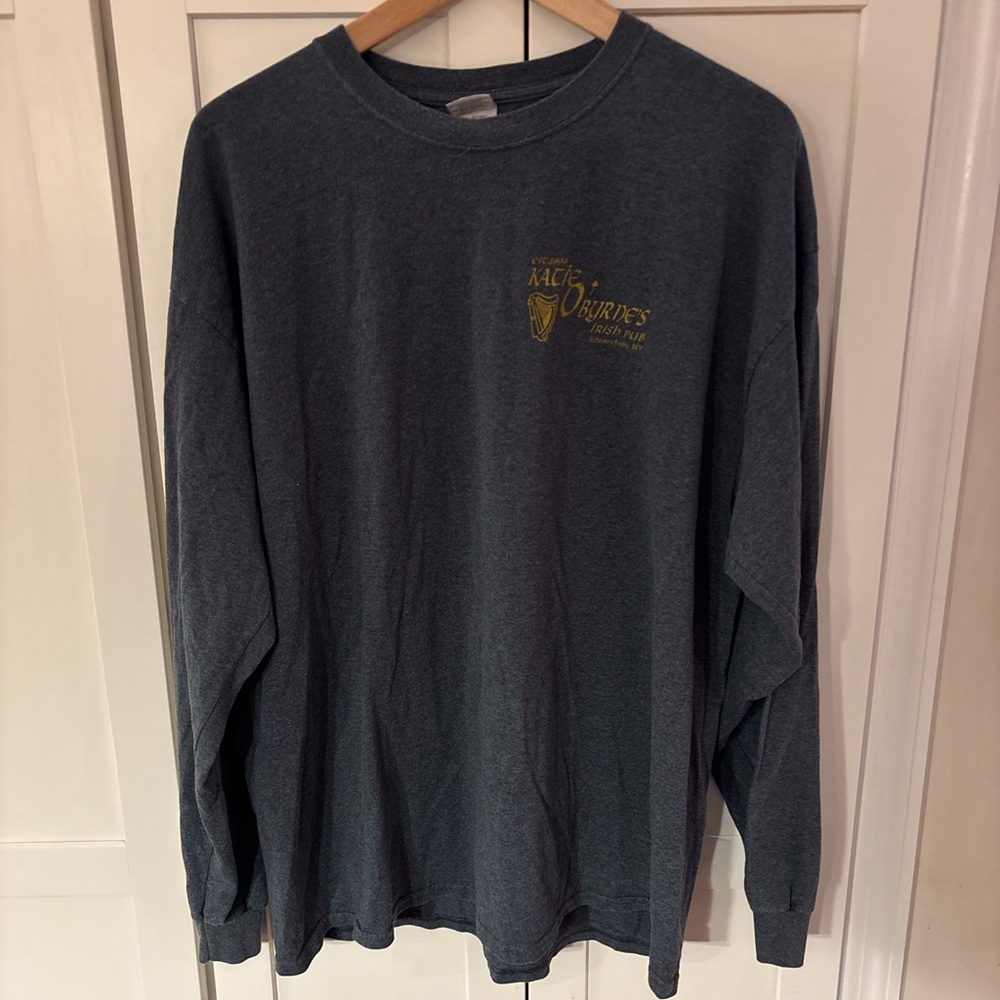Gray long sleeve Irish Pub tshirt